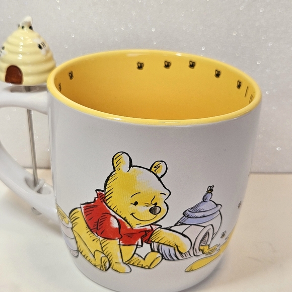 DISNEY Winnie The Pooh Honey Bee Mug With Figural Beehive Stirrer NEW - Picture 2 of 5